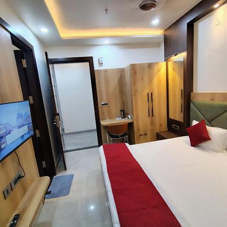 לקנאו Celebration Guest House מראה חיצוני תמונה